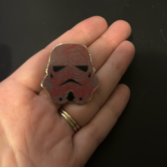 Star Wars Disney Mystery Pin Stormtrooper Helmet Wavy Lines - Picture 1 of 3